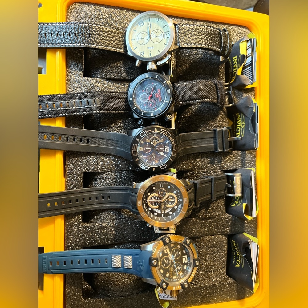 5 Invicta watches with 8 slot dive case